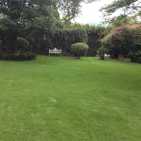 Отель Hacienda San Pedro Uruapan  Экстерьер фото