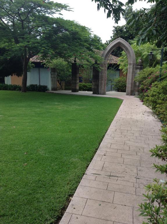 Отель Hacienda San Pedro Uruapan  Экстерьер фото